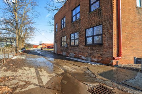 35732 W Michigan Ave, Wayne, MI, 48184-1394 | Card Image