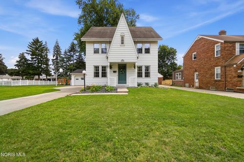 2730 Eastmoreland Dr, Oregon, OH, 43616-2817 | Card Image