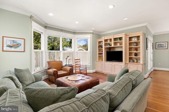 3915 Aspen St, House other with 5 bedrooms, 4 bathrooms and null parking in CHEVY CHASE MD | Image 4