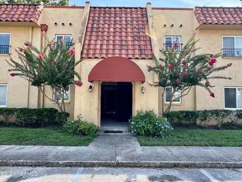 6-6526 La Mirada Dr E, Jacksonville, FL, 32217-2831 | Card Image
