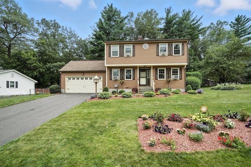 28 Sterling Dr, Easthampton, MA, 01027-2503 | Card Image