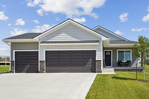 417 Coyote St, Mitchellville, IA, 50169-7733 | Card Image