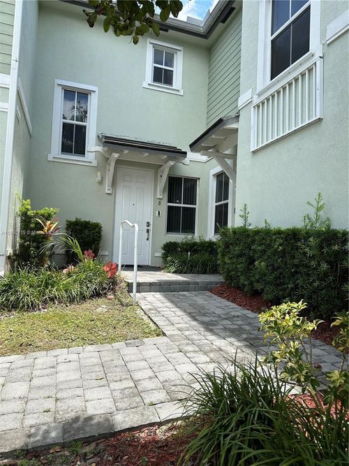 unit-8-133 Se 28th Ter, Homestead, FL, 33033-7282 | Card Image