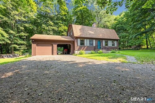 4 Railroad Ave, Plainfield, CT, 06374-1215 | Card Image