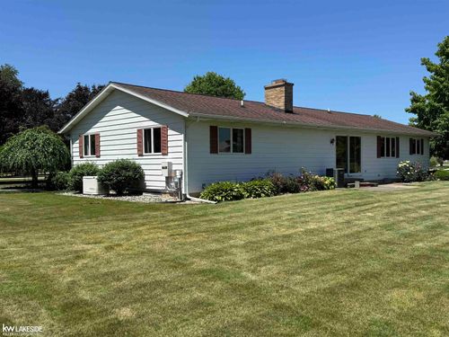 527 Camelot Ln, Pigeon, MI, 48755-9524 | Card Image
