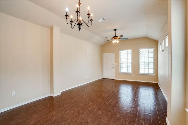 119 Creekside Villa Dr, Home with 3 bedrooms, 2 bathrooms and 2 parking in Kyle TX | Image 5