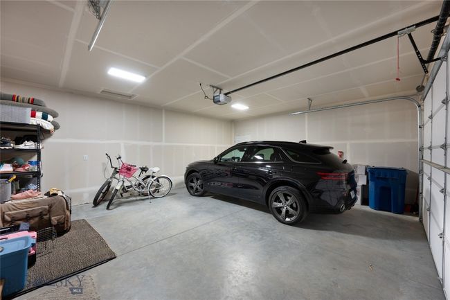 Spacious 2 car garage | Image 28