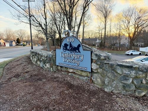 apt-c101-610 S Franklin St, Holbrook, MA, 02343-1779 | Card Image