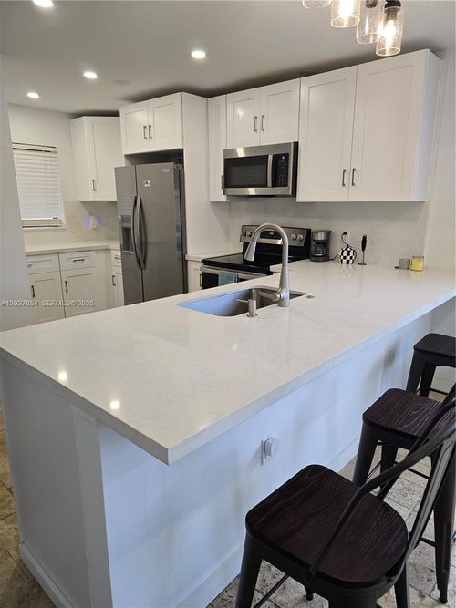 10-2514 Taylor St, Hollywood, FL, 33020-4375 | Card Image