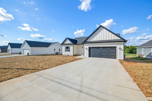 4675 Window Cliff Rd, Baxter, TN, 38544-4902 | Card Image