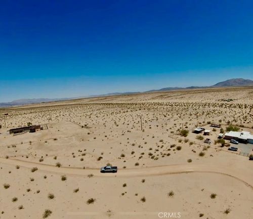 76693 Garden Rd, 29 Palms, CA, 92277-7211 | Card Image