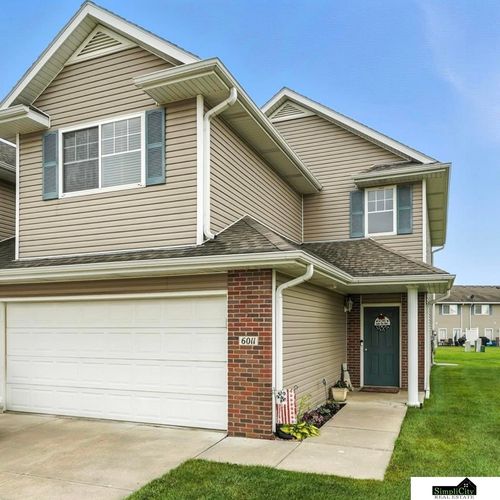 6011 Windhaven Dr, Lincoln, NE, 68512-2116 | Card Image