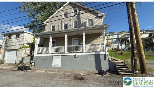 525 Hazle St, TAMAQUA, PA, 18252-2121 | Card Image