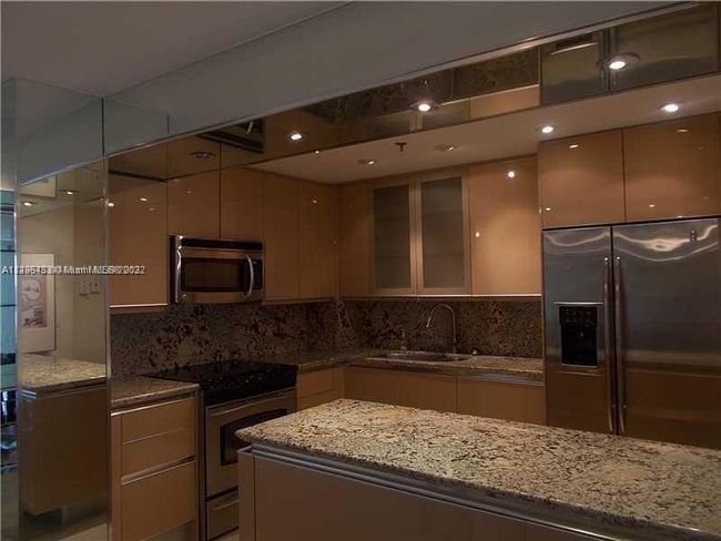 APT-1710 - 2000 Towerside Ter, Condo with 2 bedrooms, 2 bathrooms and null parking in Miami FL | Image 9