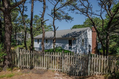 50 Massasoit Rd, Wellfleet, MA, 02667-6957 | Card Image