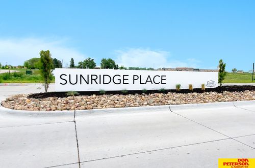 3030 Dawn Dr, Fremont, NE, 68025-6442 | Card Image