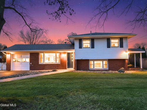 32 Homestead Dr, Latham, NY, 12110-5324 | Card Image