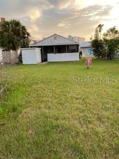 18005 1st St E, REDINGTON SHORES, FL, 33708-1002 | Card Image