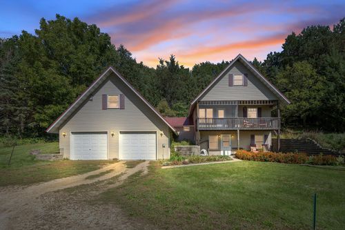 41912 205th Ave, Le Center, MN, 56057-4256 | Card Image