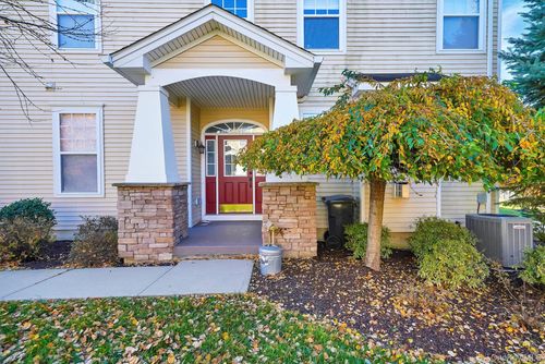 43 Woodside Knolls Dr, Middletown, NY, 10940-5065 | Card Image