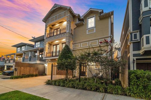 1330 Blair St, Houston, TX, 77008-3818 | Card Image