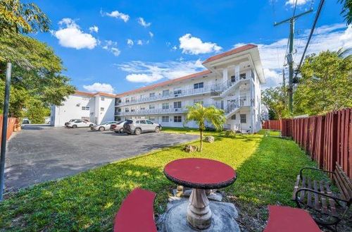 apt-107-2420 Johnson St, Hollywood, FL, 33020-3944 | Card Image