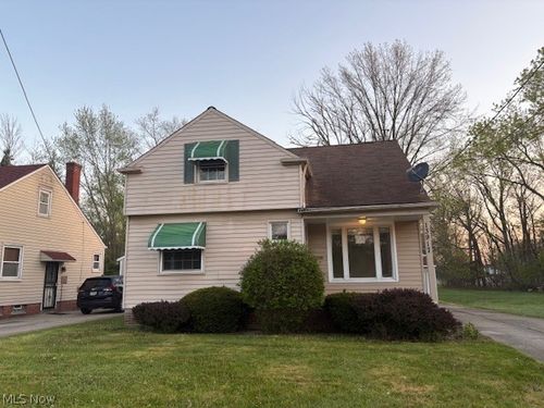 13917 Wolf Ave, Garfield Heights, OH, 44125-6018 | Card Image