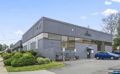 401 Pleasant Valley, West Orange, NJ, 07052 | Card Image