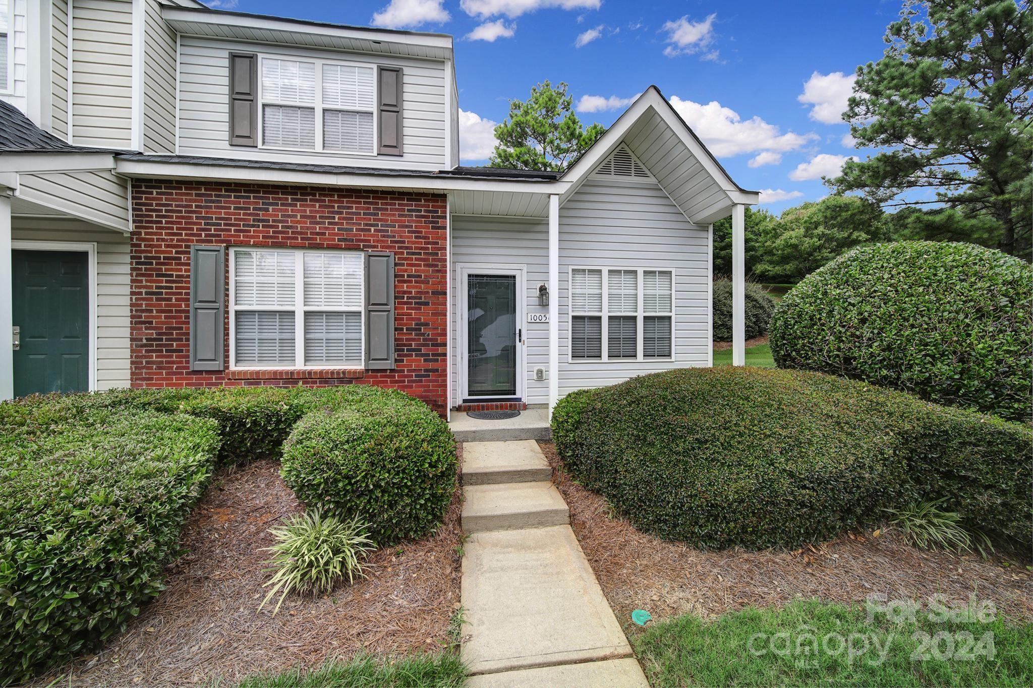 Pergola View Ct, Charlotte, NC 28213