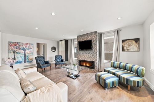 367 Fenton St, New Westminster, BC, V3M5J1 | Card Image