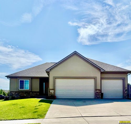 6215 Bridle Ln, Lincoln, NE, 68516-3409 | Card Image