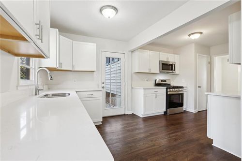 107 Stanley Ter, Warner Robins, GA, 31088-3939 | Card Image