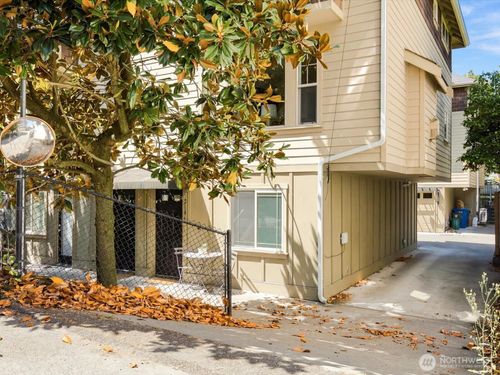 2106 E Terrace St, Seattle, WA, 98122-5932 | Card Image