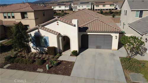 5751 Falcon Way, Banning, CA, 92220-1021 | Card Image