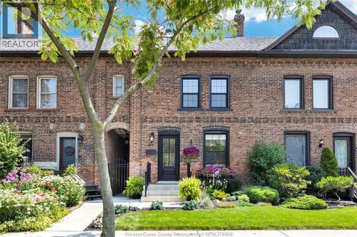 864 Monmouth Rd, Windsor, ON, N8Y3L4 | Card Image