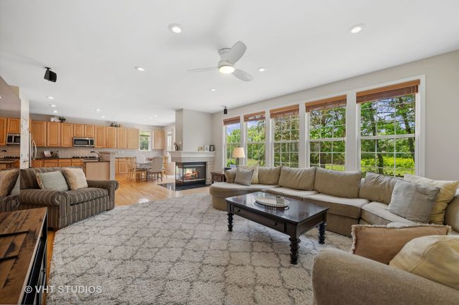 2252 Avalon Dr, House other with 5 bedrooms, 4 bathrooms and 3 parking in Buffalo Grove IL | Image 6