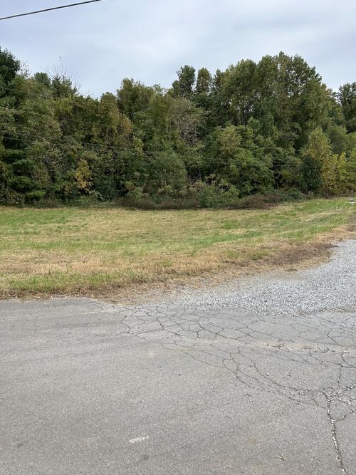 415 Nannies Ln, Mc Minnville, TN, 37110-9310 | Card Image