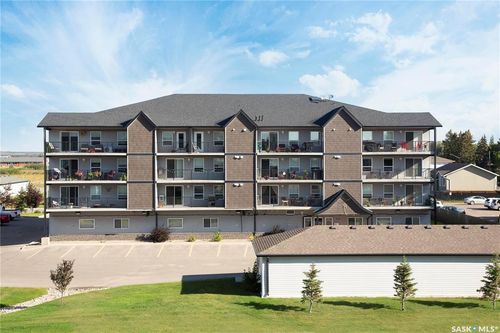 208-2761 Woodbridge Dr, Prince Albert, SK, S6V3Z9 | Card Image
