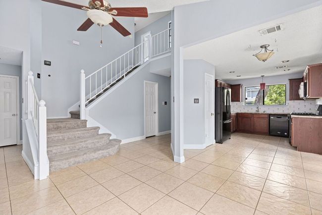 Here’s space to drop your keys, kick off your shoes, and settle in. | Image 7
