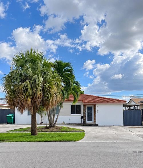 300 Sw 69th Ave, Miami, FL, 33144-2827 | Card Image