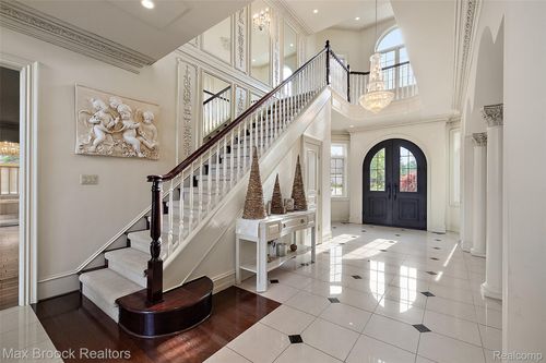 7428 Foxburg Ct, Clarkston, MI, 48348-5060 | Card Image