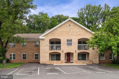 101-5804 Cove Landing Rd, BURKE, VA, 22015-2672 | Card Image
