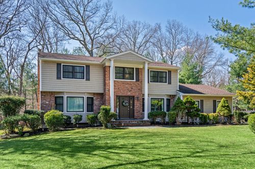 14 Blacksmith Ln, East Northport, NY, 11731-6301 | Card Image