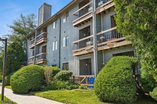 3804 Balsam Way, Basking Ridge, NJ, 07920-3131 | Card Image