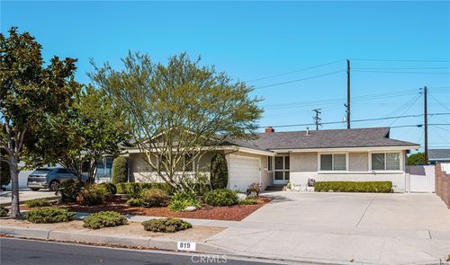 819 S Hastings Ave, Fullerton, CA, 92833-3423 | Card Image