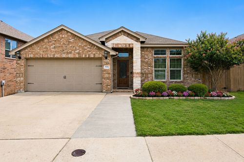 9236 Hunters Ct, White Settlement, TX, 76108-2000 | Card Image