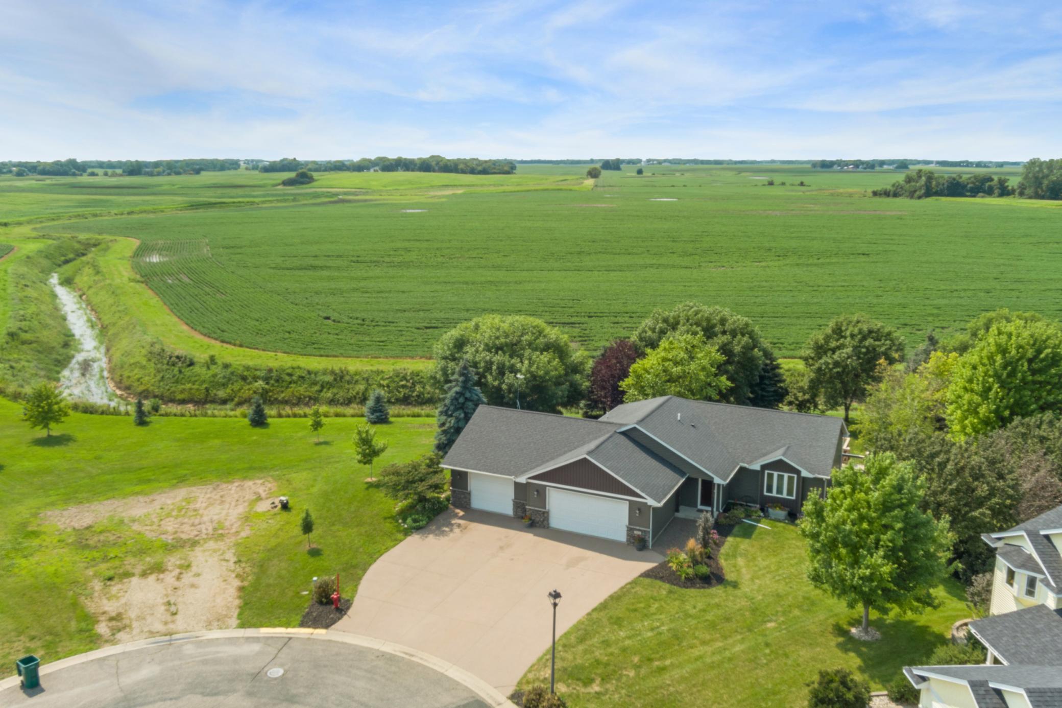 Meyer Cir, Green Isle, MN 55338