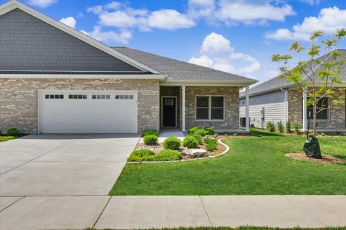 518 S 6th St, Fairbury, IL, 61739-1676 | Card Image