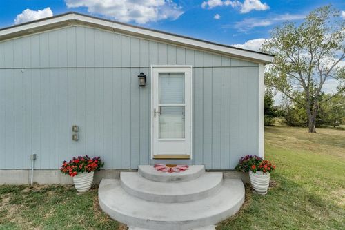 9115 E 31st St S, Wichita, KS, 67210-5102 | Card Image