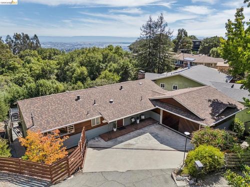 3353 Burdeck Dr, Oakland, CA, 94602 | Card Image